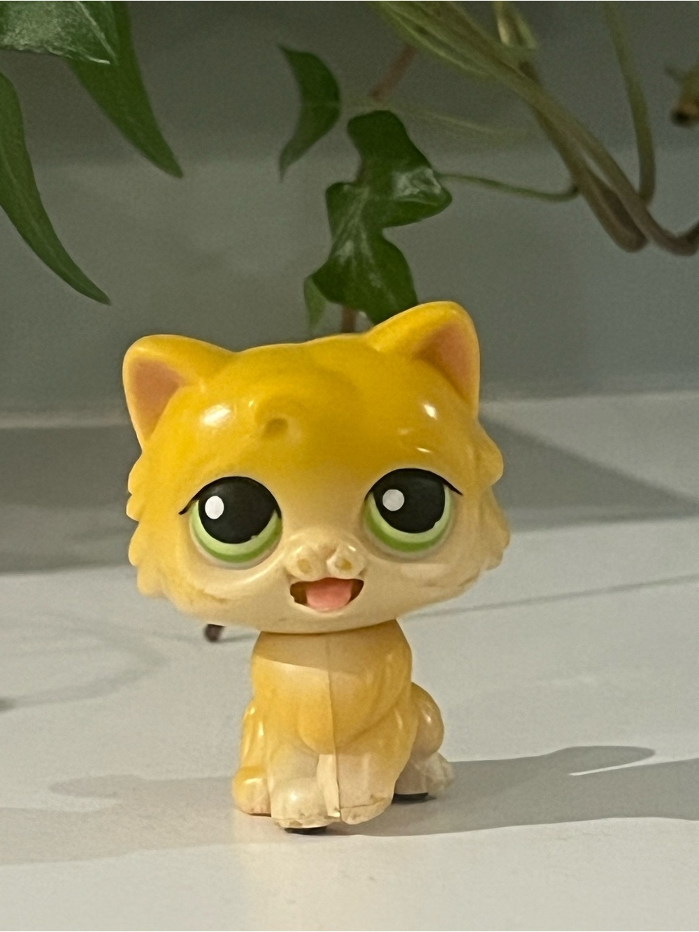 Littlest Pet Shop Magic Motion Persian Cat Figure #MM1 Bobble Head Magnet 2005